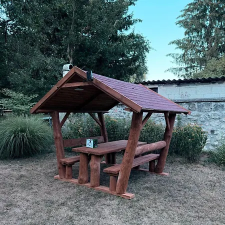 Patak Vendeghaz Ferienhaus Zebegény